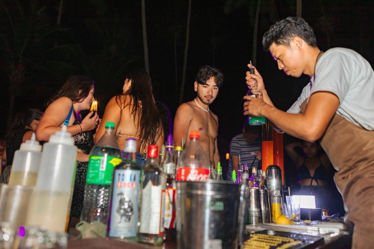 Mad Monkey Hostel Nacpan Beach (Adults Only) El Nido Eksteriør bilde